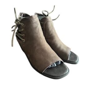 OTBT Women's sz 8M Prairie peep-toe ankle boot